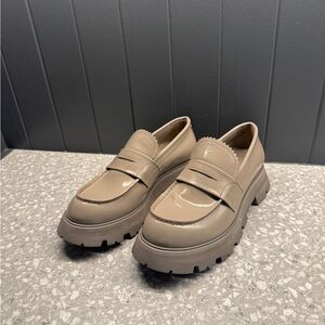 Alexander McQueen Wander Loafer